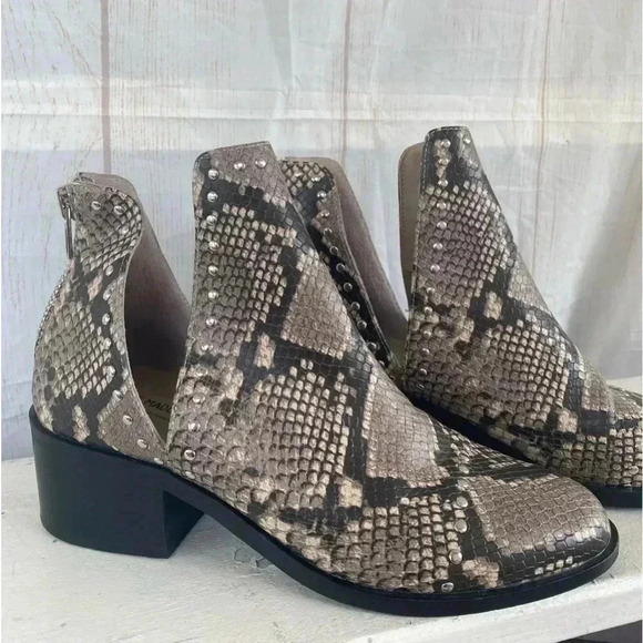 Steve Madden Casino Natural Snake Studded Boots Size 9 - Picture 2 of 10